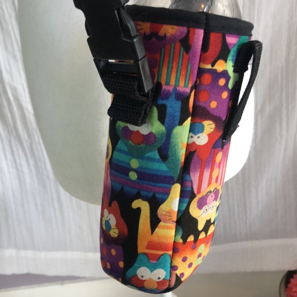 Colorful Kitties 7.5" travel water bottle holder w/crossbody strap & belt loop - Picture 7 of 12